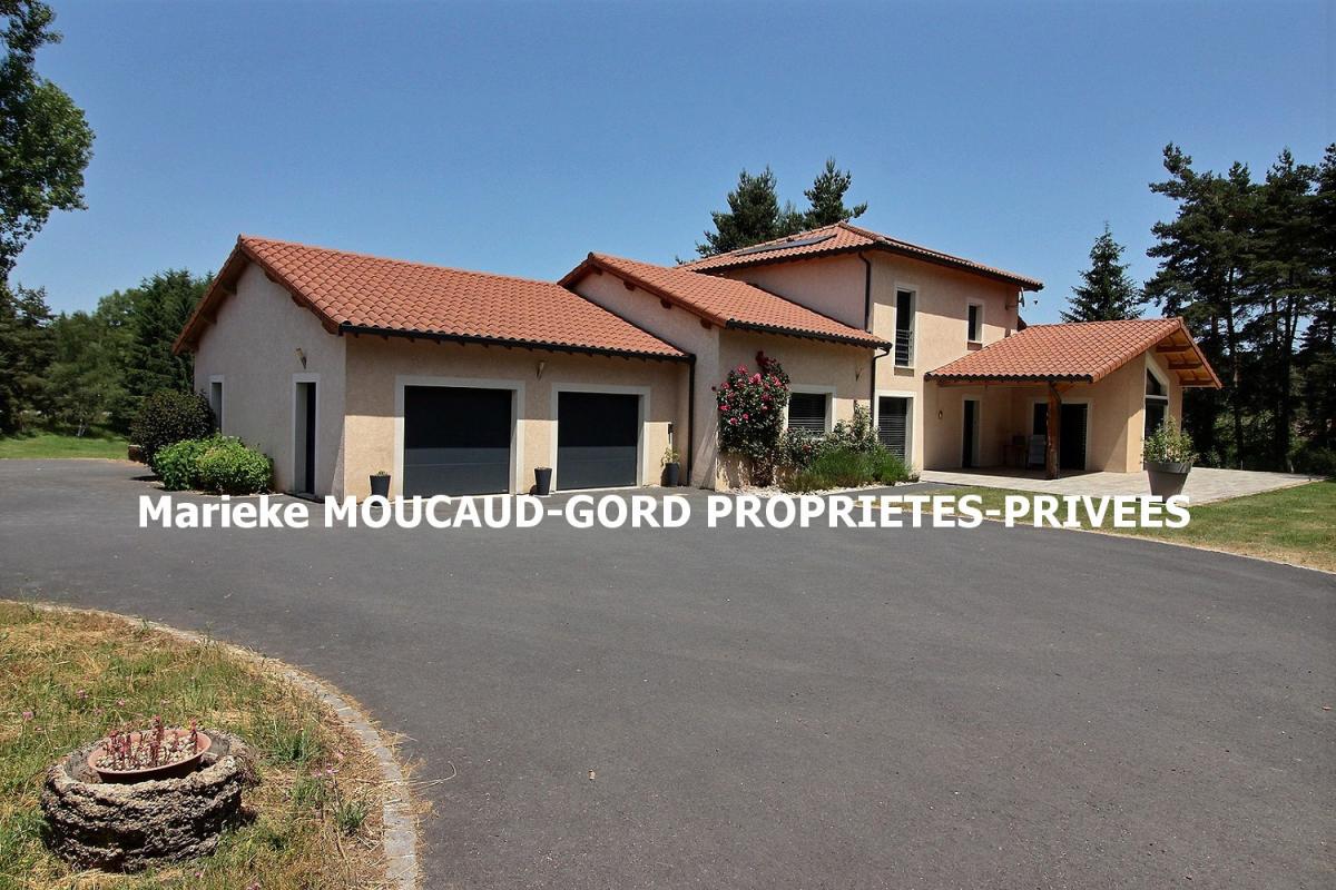 CRAPONNE-SUR-ARZON Craponne-sur-Arzon (43500) Très belle maison de 195 m² 5 chambres 3 garages sur 9700m² terrain 2