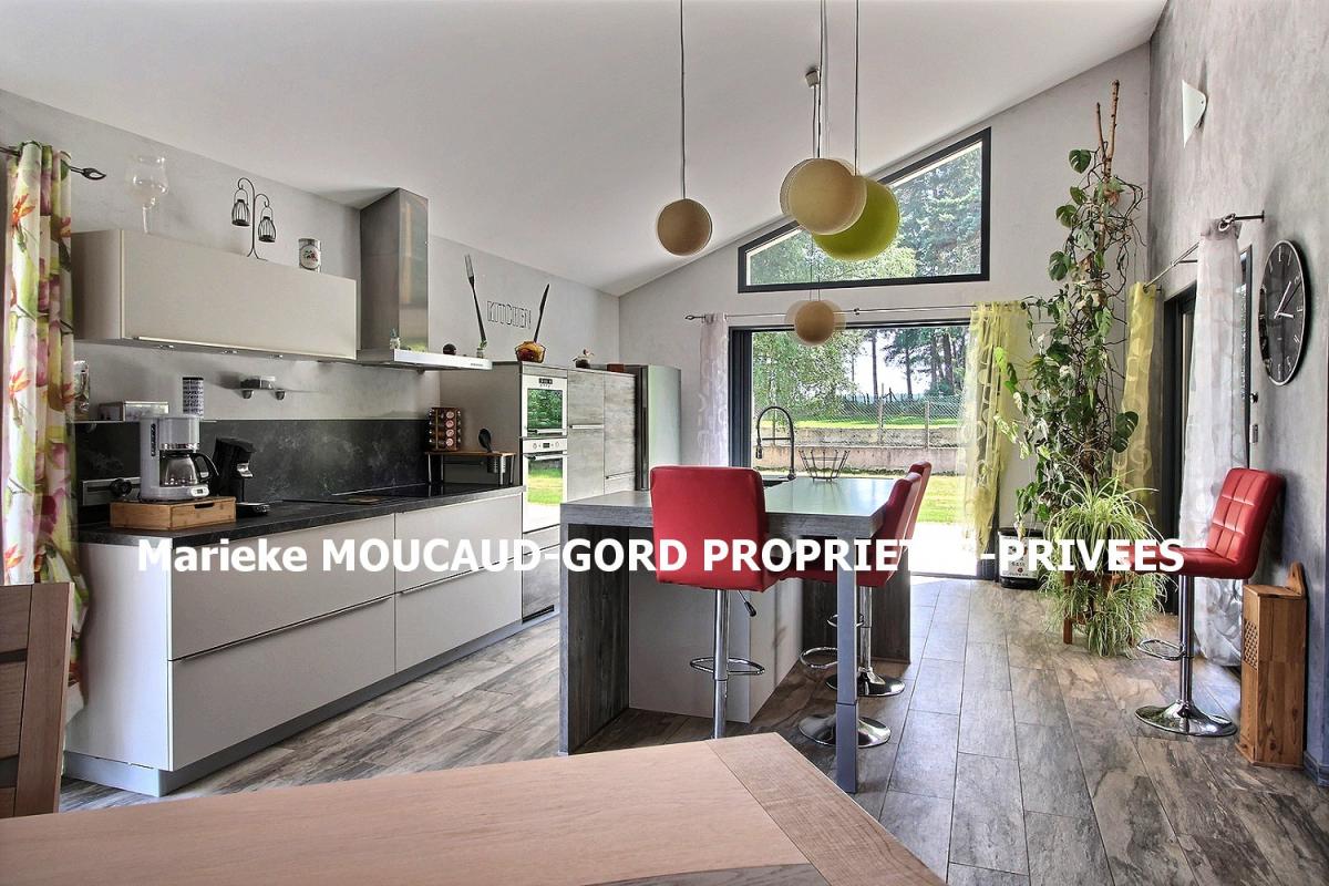 CRAPONNE-SUR-ARZON Craponne-sur-Arzon (43500) Très belle maison de 195 m² 5 chambres 3 garages sur 9700m² terrain 4