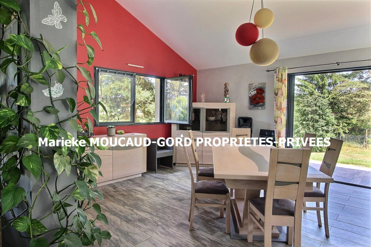 CRAPONNE-SUR-ARZON Craponne-sur-Arzon (43500) Très belle maison de 195 m² 5 chambres 3 garages sur 9700m² terrain 6