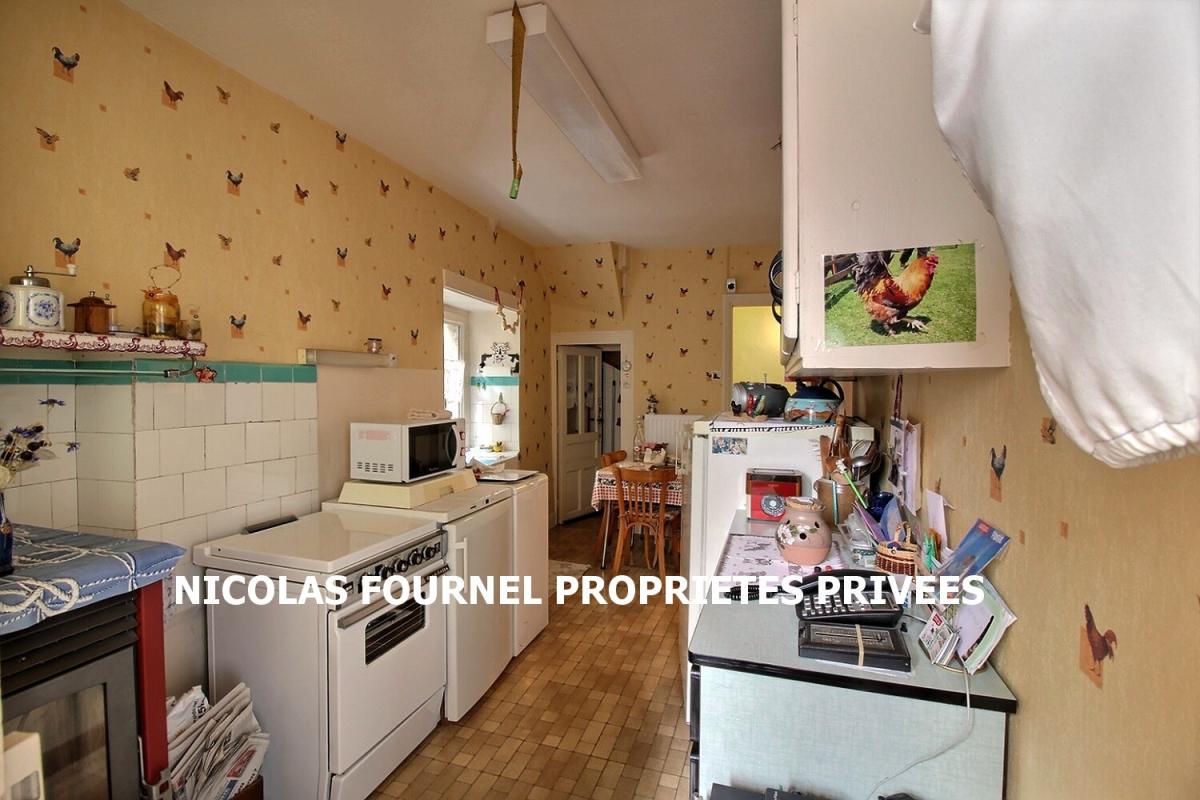 SAINT-ROMAIN-LACHALM Saint Romain Lachalm 43620 Centre bourg Maison de village en pierre à rénover 61m² habitables 3