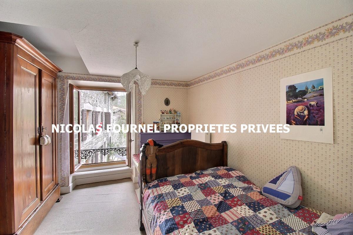 SAINT-ROMAIN-LACHALM Saint Romain Lachalm 43620 Centre bourg Maison de village en pierre à rénover 61m² habitables 6