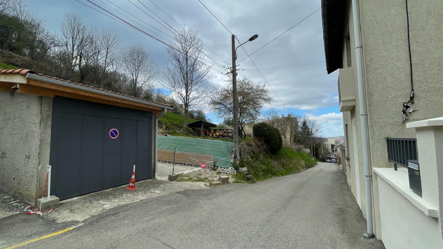 SAINT-ETIENNE Maison Saint Etienne (42100) de 108 m² sans travaux avec 4 chambres sur 20 834 m² de terrain 11