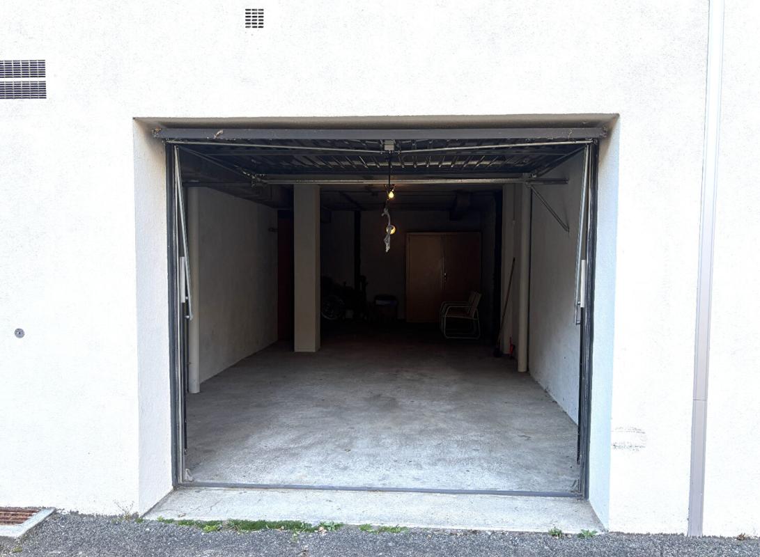 SAINT-ETIENNE Appartement Saint Etienne 3 pièce(s) 77 m2 9