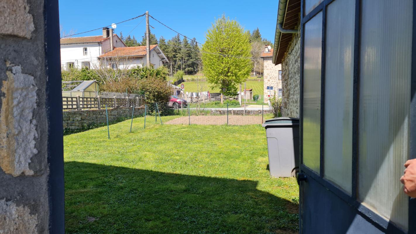 SAINT-VICTOR-MALESCOURS SAINT VICTOR MALESCOURS 43140  maison mitoyenne comprenant deux logements et deux garages environ 140m² 9