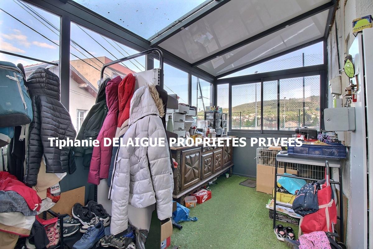 FIRMINY Firminy 42700  Maison de ville de 3 niveaux élevés sur cave 120m² habitables surface utile 108m² habitables surface carrez 4 chambres sur 202m² de terrain 10