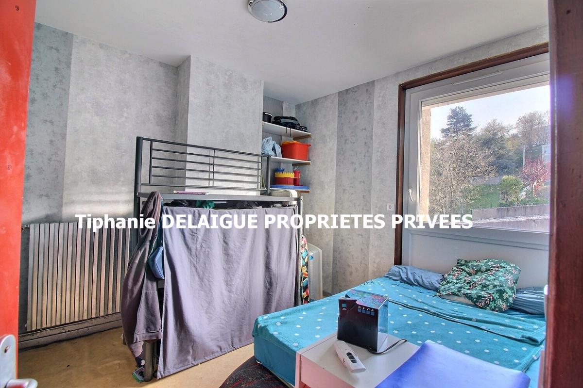 FIRMINY Firminy 42700  Maison de ville de 3 niveaux élevés sur cave 120m² habitables surface utile 108m² habitables surface carrez 4 chambres sur 202m² de terrain 5