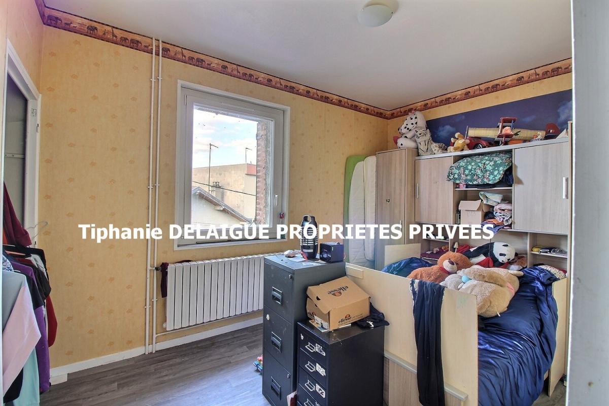 FIRMINY Firminy 42700  Maison de ville de 3 niveaux élevés sur cave 120m² habitables surface utile 108m² habitables surface carrez 4 chambres sur 202m² de terrain 6