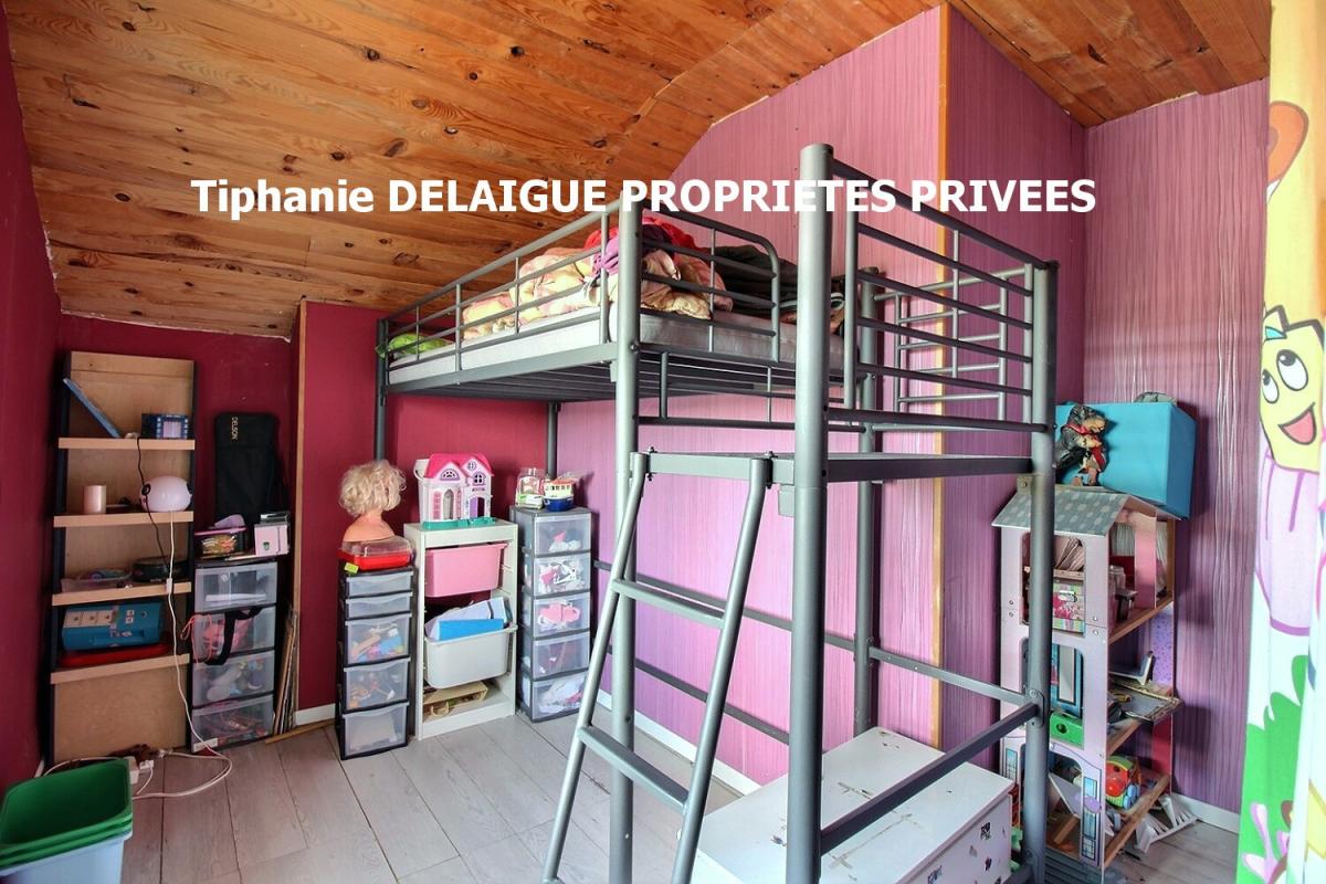 FIRMINY Firminy 42700  Maison de ville de 3 niveaux élevés sur cave 120m² habitables surface utile 108m² habitables surface carrez 4 chambres sur 202m² de terrain 7