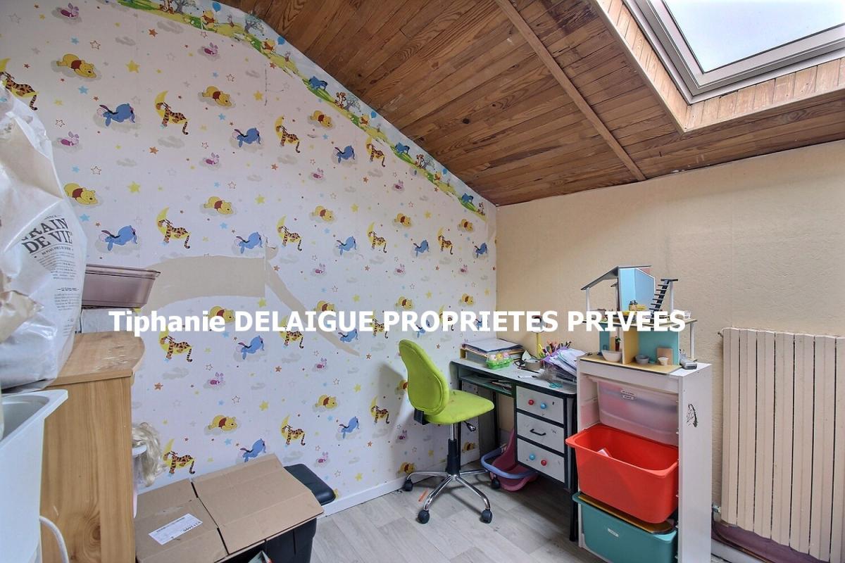 FIRMINY Firminy 42700  Maison de ville de 3 niveaux élevés sur cave 120m² habitables surface utile 108m² habitables surface carrez 4 chambres sur 202m² de terrain 9