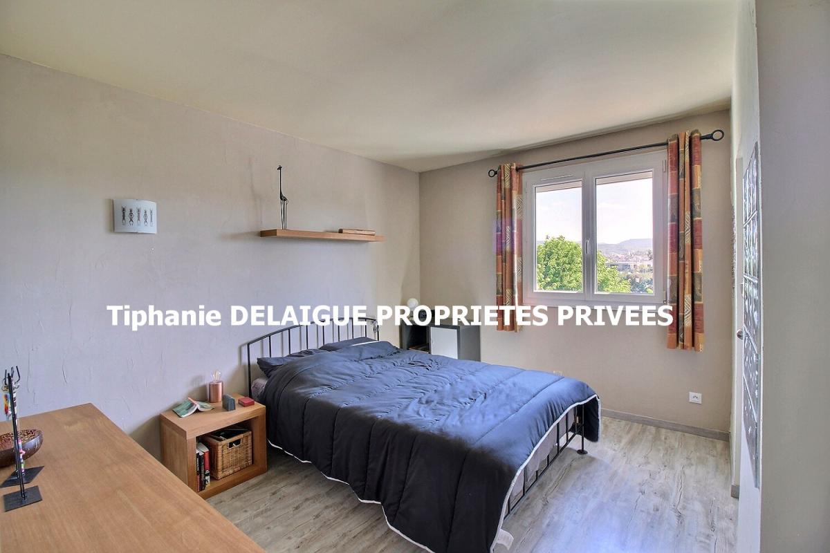 SAINT-PRIEST-EN-JAREZ Saint Priest en Jarez 42270 appartement duplex traversant en rez-de-jardin 124m² habitables 3 chambres 8