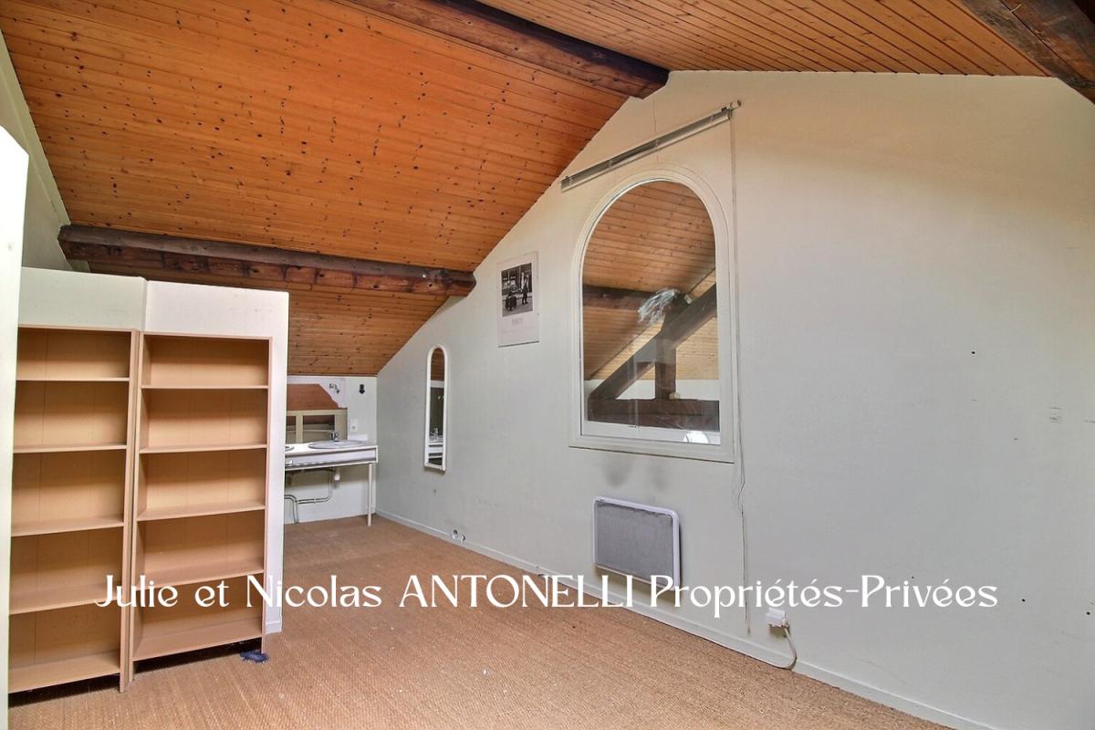 LA FOUILLOUSE LA FOUILLOUSE (42480) Maison en pierre 212m² habitables 6 chambres garage et jardin 9
