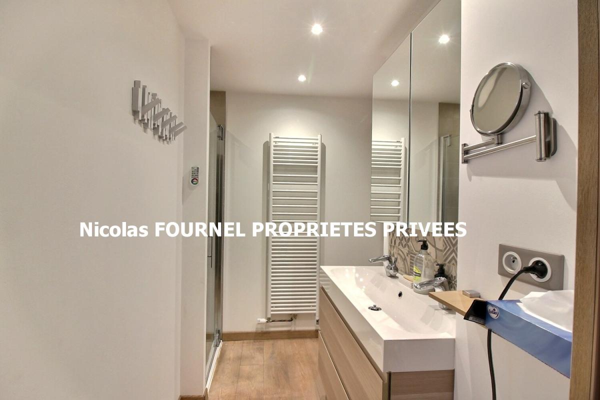 SAINT-GENEST-MALIFAUX En exclusivité Saint Genest Malifaux 42660 maison type chalet exposé Sud entièrement rénové entre 2016 et 2017 plus extension de 2017  150m² habitables 3 chambres sur 1876m² de terrain 9