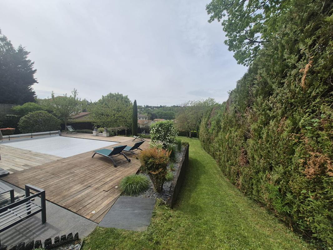 SAINT-ETIENNE Saint Etienne maison de Maître de 275 m² 5 chambres, avec piscine, dépendance et carport sur 1900m² de terrain 5