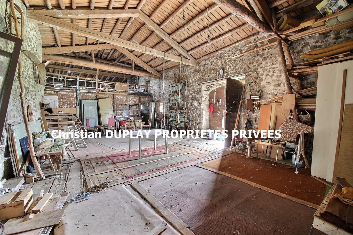 MARLHES Entre Saint Genest Malifaux et Marlhes 42660 Corps de ferme en pierre sur environ 914m² de terrain  attenant 7