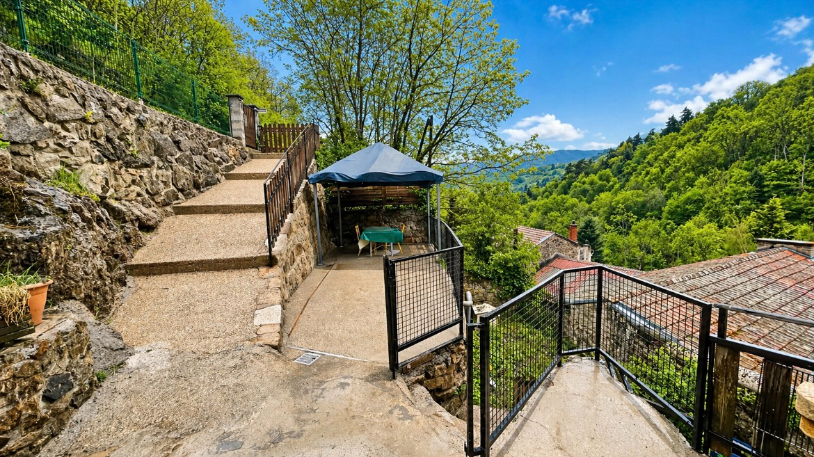 BOURG-ARGENTAL Maison Bourg Argental 96 m2 sur 479 m² de terrain avec quatre chambres 2