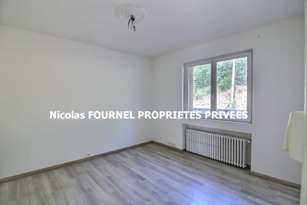 LE CHAMBON-FEUGEROLLES Maison Le Chambon Feugerolles 11 pièce(s) 231.86 m2 7