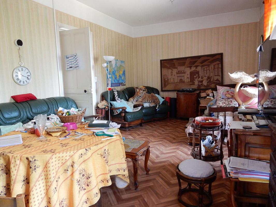 LE CHAMBON-SUR-LIGNON Appartement Le Chambon-sur-lignon 3 pièce(s) 74 m2 5