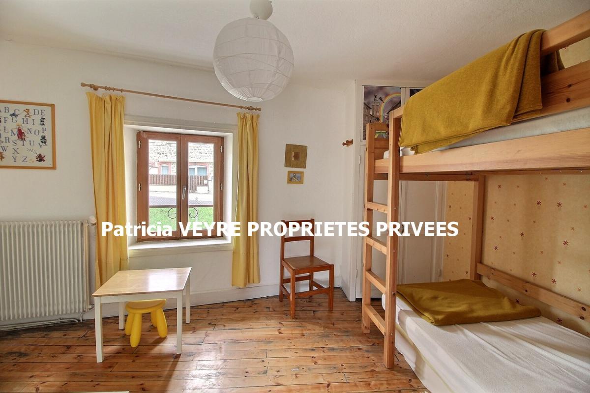 BOURG-ARGENTAL BOURG ARGENTAL 42220 Maison de village 188 m² habitables 7 chambres sur 381 m² de terrain avec une activité de gite opérationnelle 9