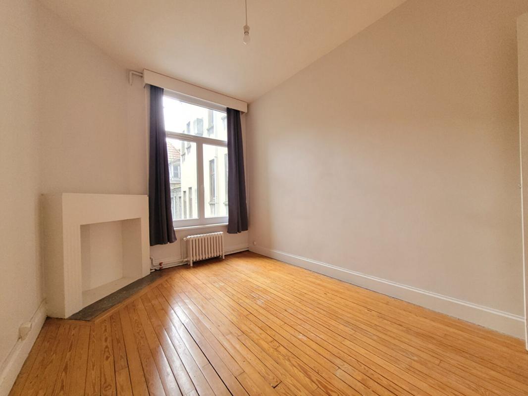 LILLE Lille  Rue grande Chaussée Appartement  T4 18