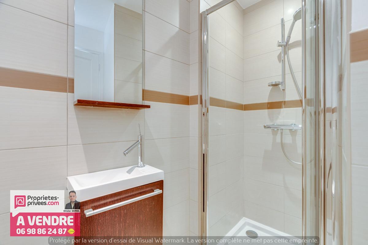 THEOULE-SUR-MER MAGNIFIQUE 2 PIECES DE 55 m² AVEC VASTE TERRASSE 13