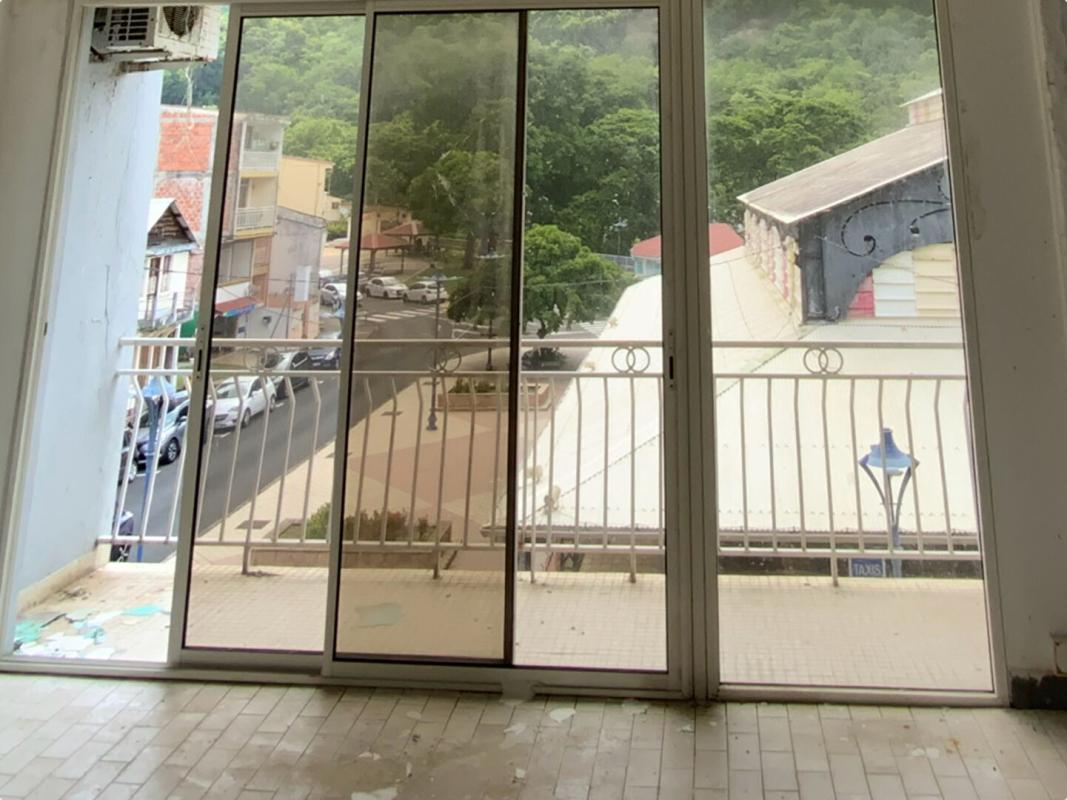 RIVIERE-PILOTE Immeuble Riviere Pilote 8 pièce(s à rafraîchir 4