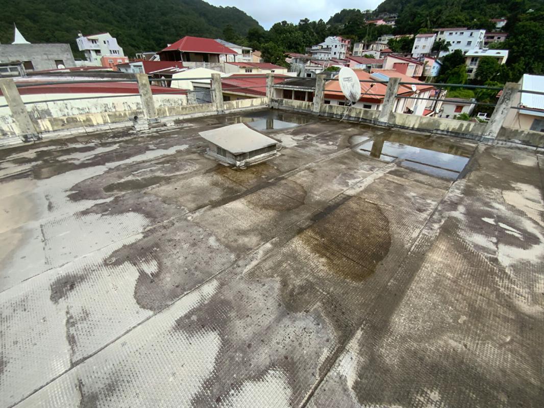 RIVIERE-PILOTE Immeuble Riviere Pilote 8 pièce(s à rafraîchir 6