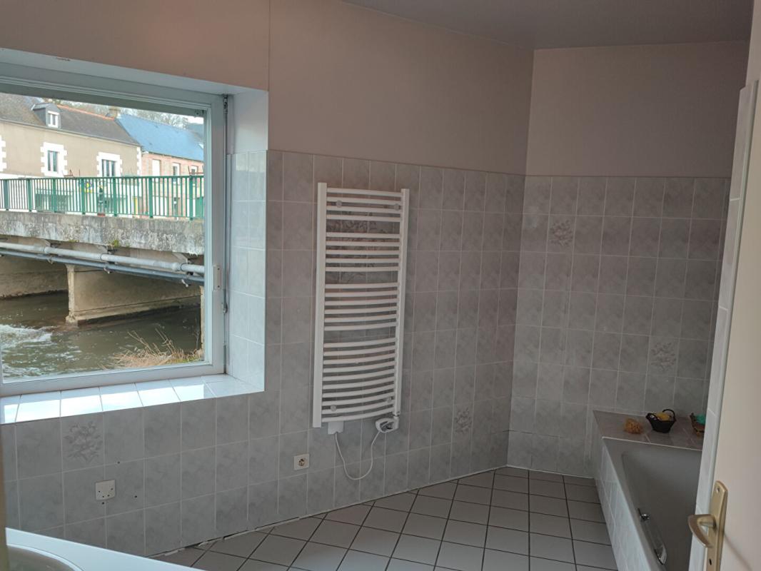 LA CHEZE Maison 7 pièce(s) 160 m2 13