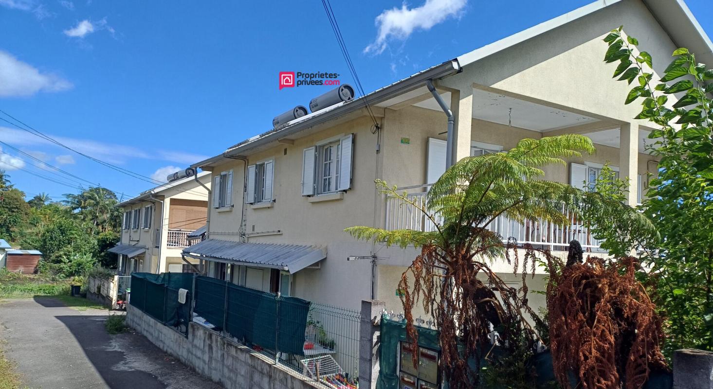 LE TAMPON 97430 Le Tampon immeuble de 4 appartements sur env 701m² de terrain14 pièce(s) 330 m2 1