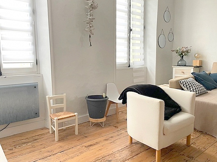 SAINT-SAUVEUR-D'AUNIS Appartement duplex 103 m2, 2 chambres, plein centre 11