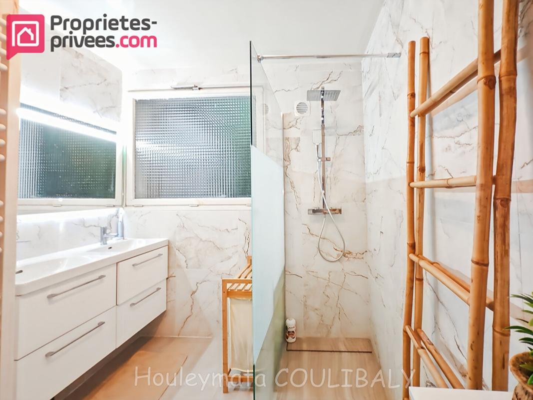 GONFREVILLE-L'ORCHER Maison Gonfreville L Orcher 6 pièce(s) 156 m2 avec DOUBLE GARAGE 8