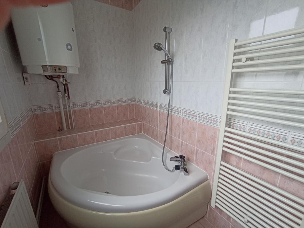 CHATEAUROUX Maison 89 m2, quartier calme à CHATEAUROUX, 3 chambres, jardin, garage 6