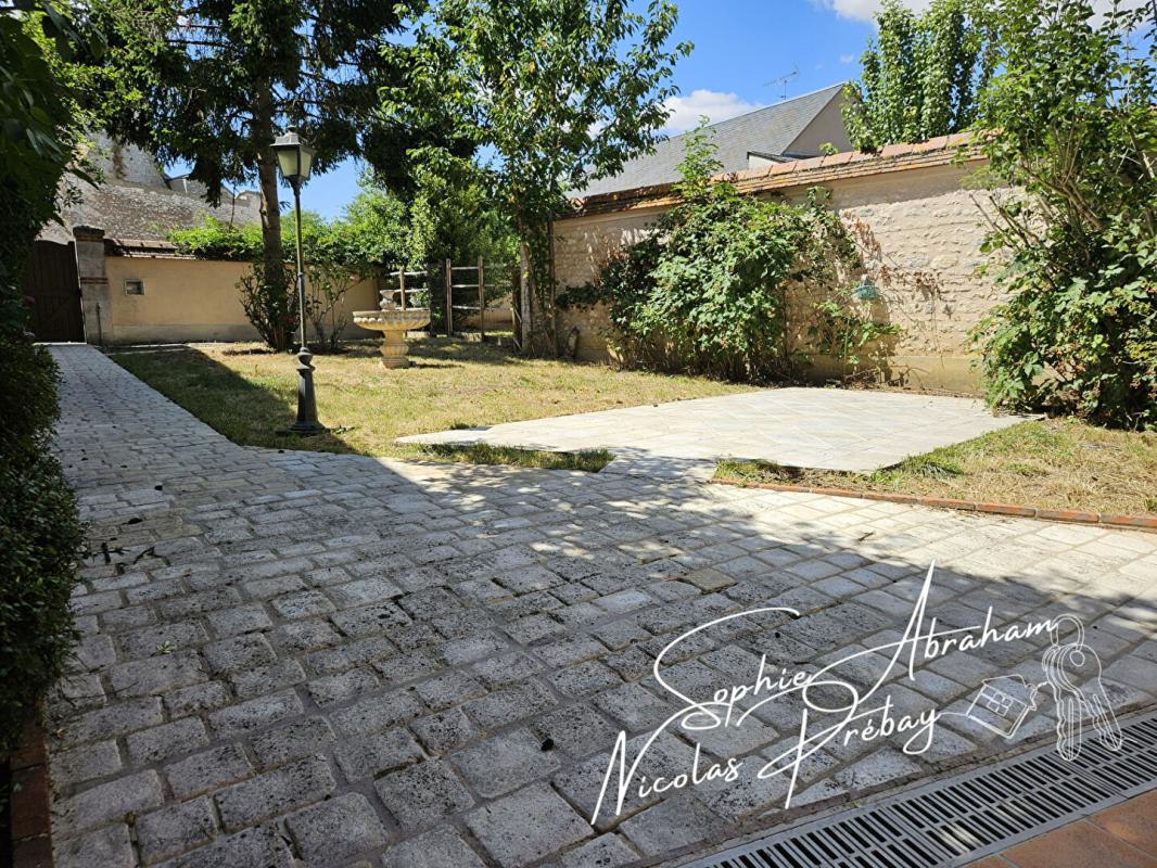 JANVILLE Maison de 6 pièces, 4 chambres avec jardin clos de murs et grand garage 16