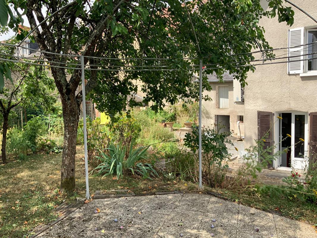 CHENERAILLES Maison familiale 5 chambres avec jardin à 5 mins de Gouzon 9