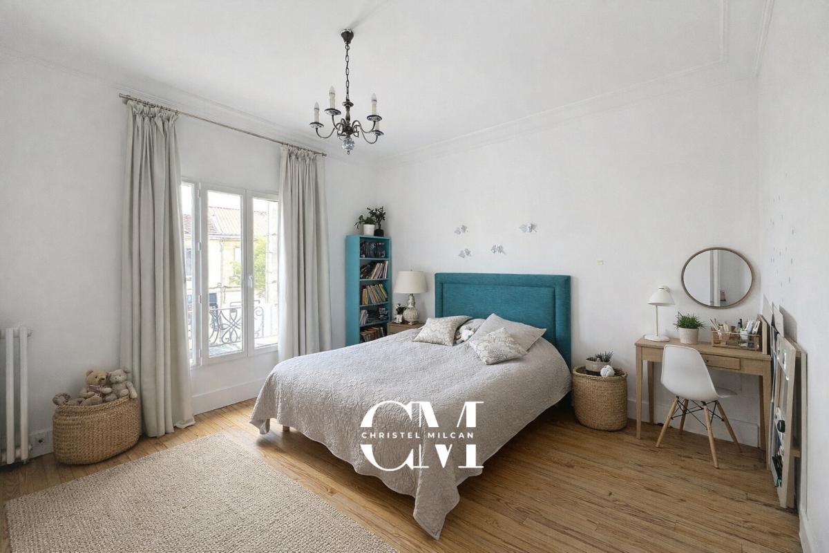 BORDEAUX Maison Bordeaux Caudéran 240 m² piscine garage 5 chambres 10