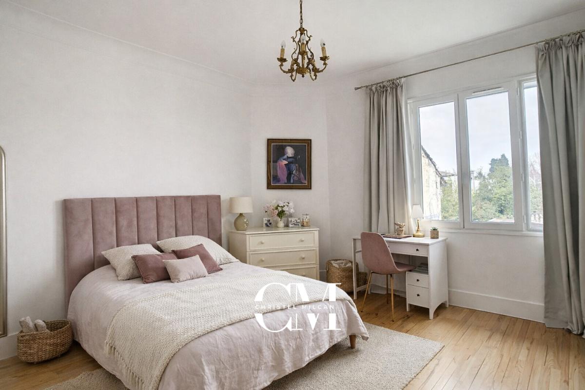 BORDEAUX Maison Bordeaux Caudéran 240 m² piscine garage 5 chambres 9