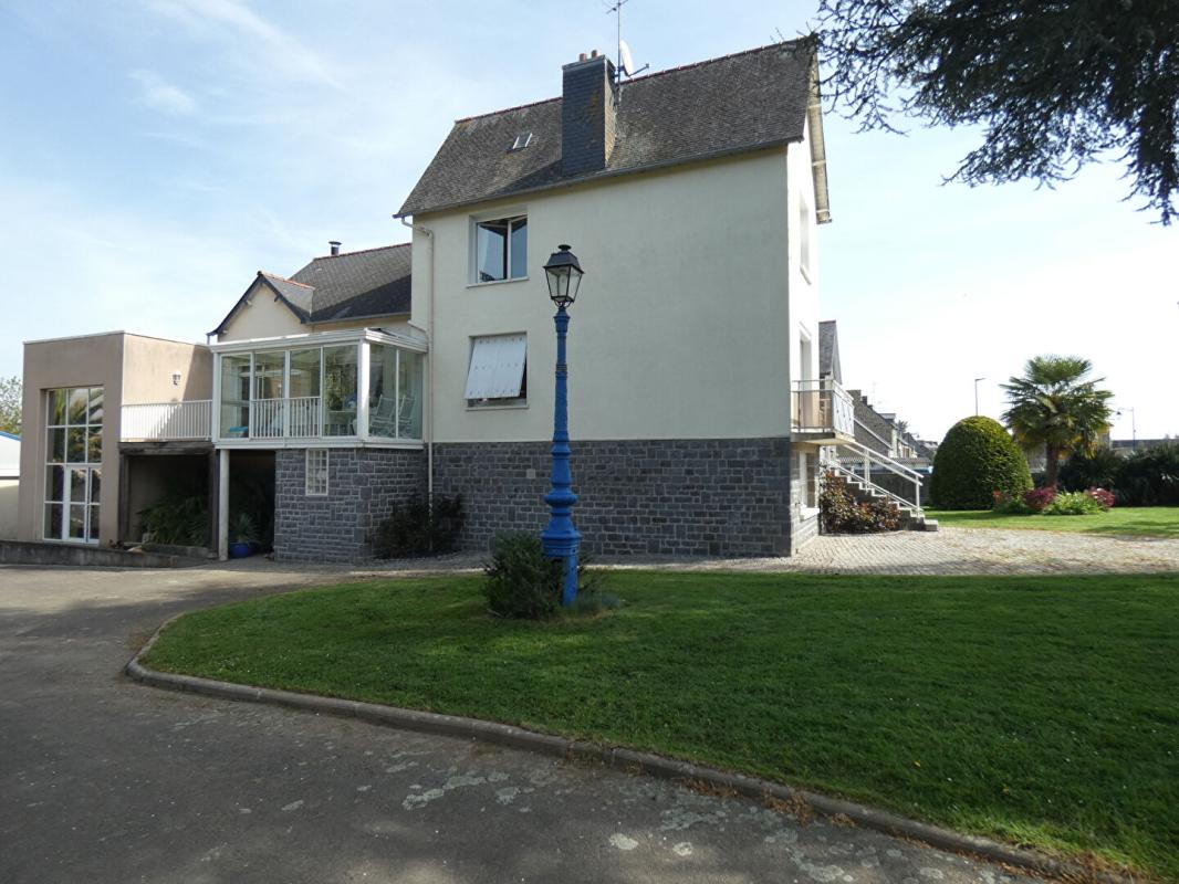 MINIAC-MORVAN A 20 mns de SAINT-MALO, Maison de 309 m2 avec dépendance de 70m² 15