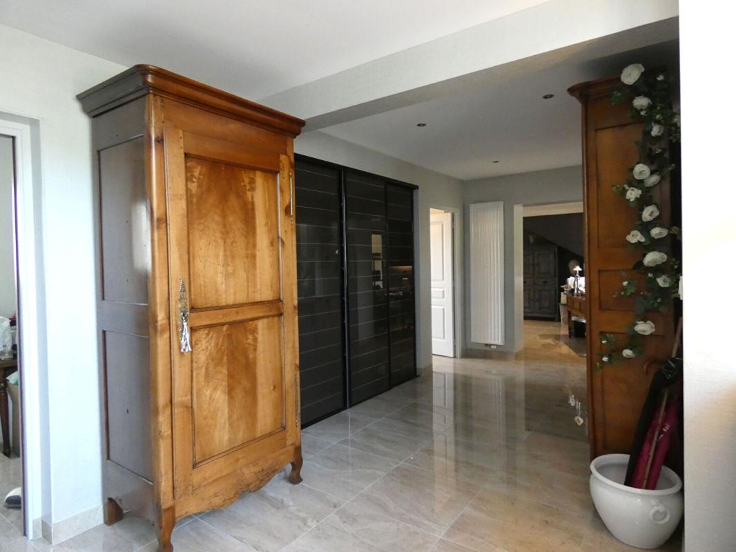 MINIAC-MORVAN A 20 mns de SAINT-MALO, Maison de 309 m2 avec dépendance de 70m² 8