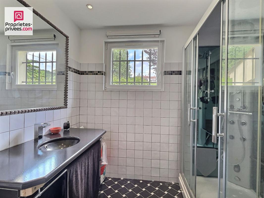 LORGUES MAISON DE CHARME SUR LORGUES 217 M² AVEC PISCINE 14