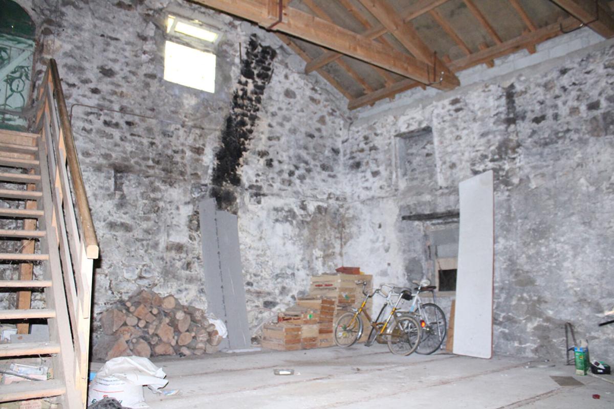 SAINT-ETIENNE-DE-LUGDARES Maison avec local commercial et double garage de 66 m² 14