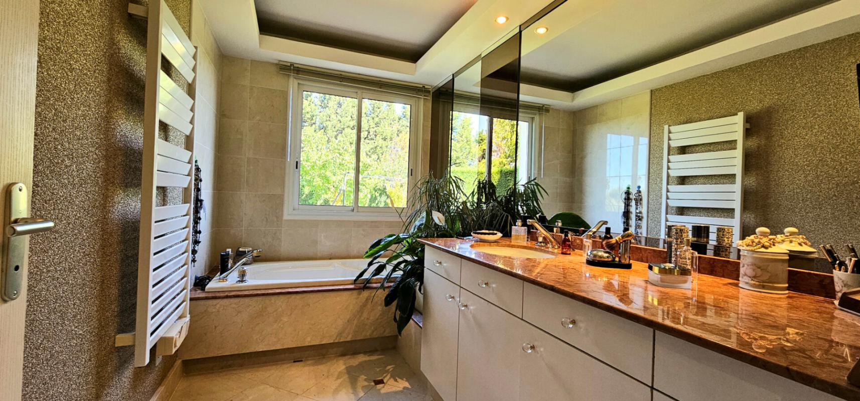 CASTELNAUDARY Maison d'architecte Castelnaudary 7 pièce(s) 181 m2 11