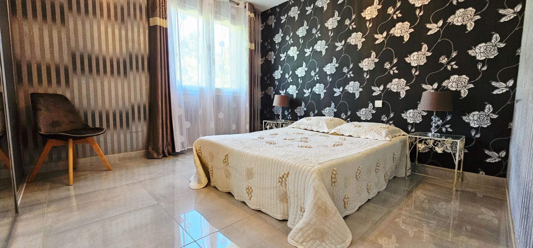 CASTELNAUDARY Maison d'architecte Castelnaudary 7 pièce(s) 181 m2 14