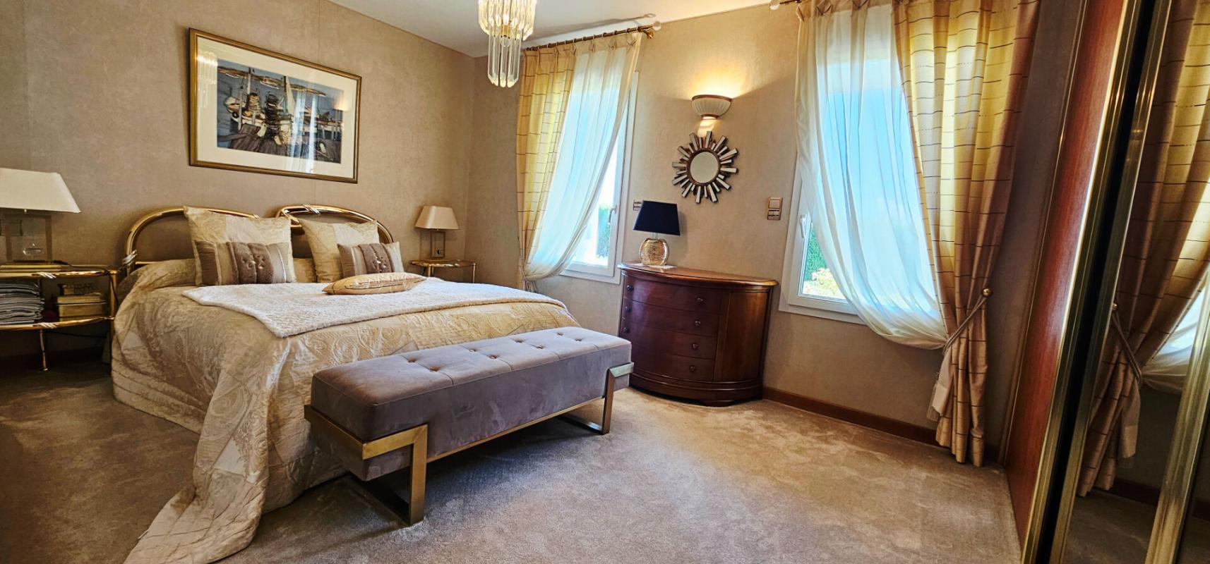 CASTELNAUDARY Maison d'architecte Castelnaudary 7 pièce(s) 181 m2 15