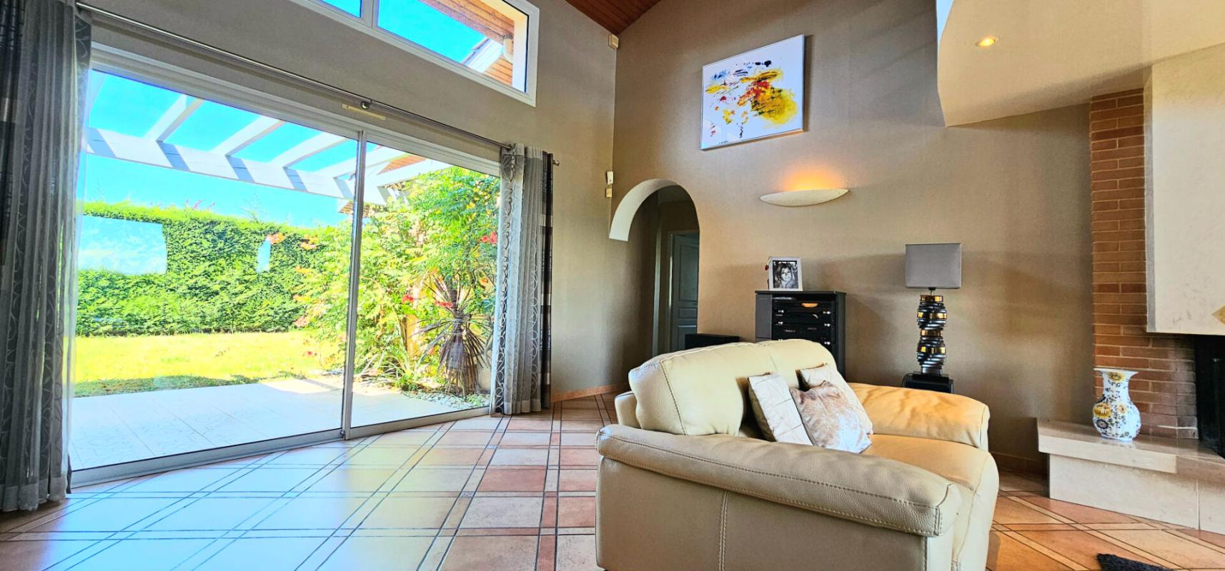 CASTELNAUDARY Maison d'architecte Castelnaudary 7 pièce(s) 181 m2 2