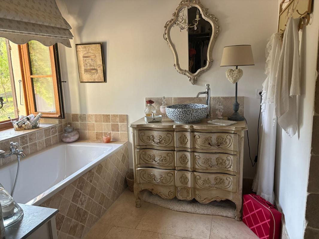 PERNES-LES-FONTAINES Vue exceptionnelle pour cette demeure de Prestige 9