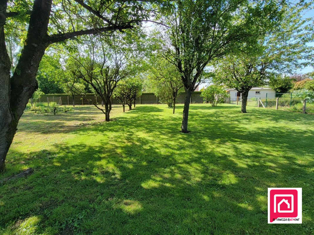 CHATEAUDUN Propriété avec parc de 3 369 m², piscine couverte 10x5 et salle de récption avec cuisine de 50 m2 16