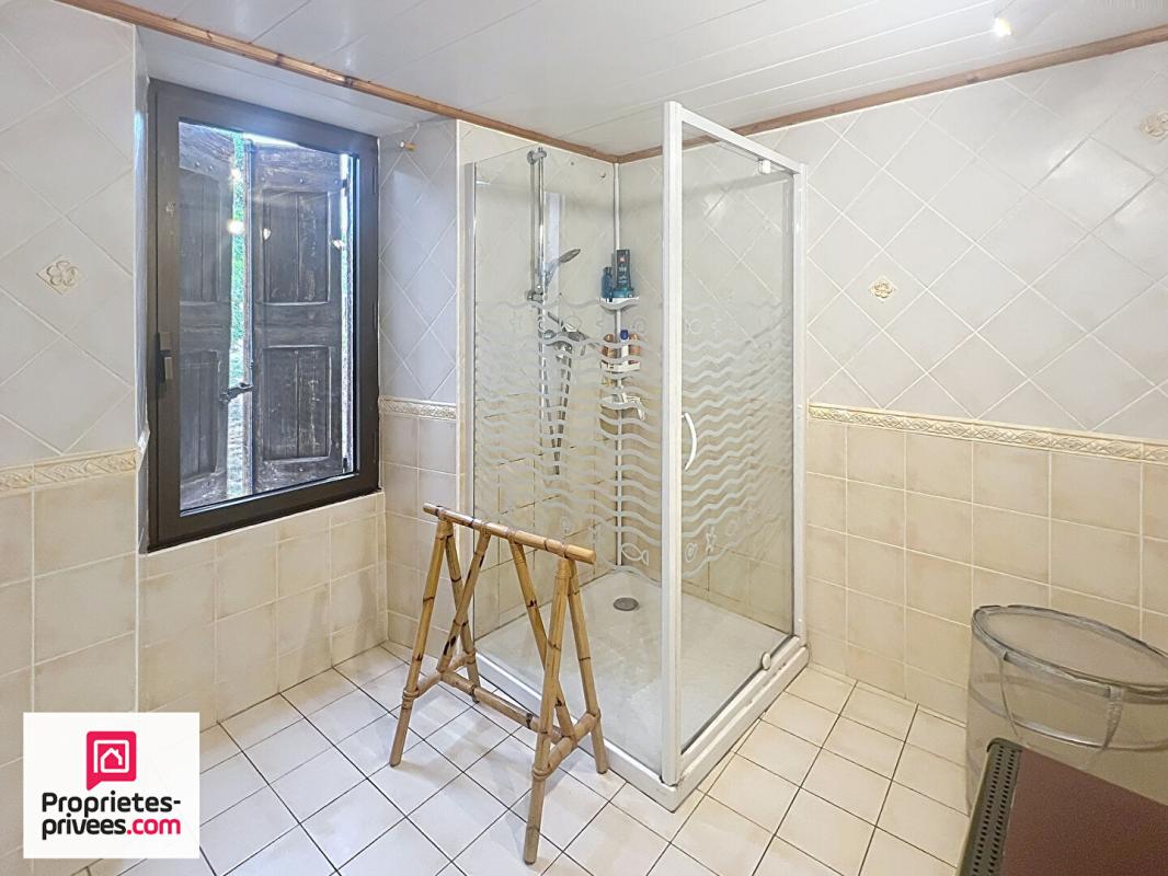 RIANS Ancienne ferme avec 2 logements dépendances sur 13 322 m² 11