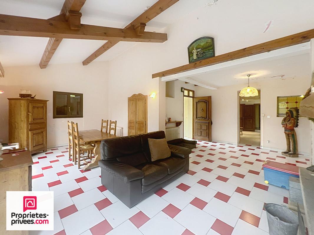 RIANS Ancienne ferme avec 2 logements dépendances sur 13 322 m² 6