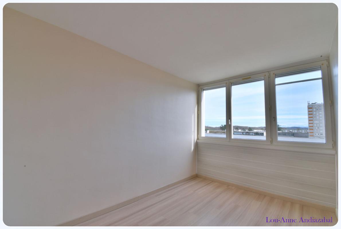 MOURENX Centre de Mourenx : Appartement 3 chambres rénové - 89,76 m² 9