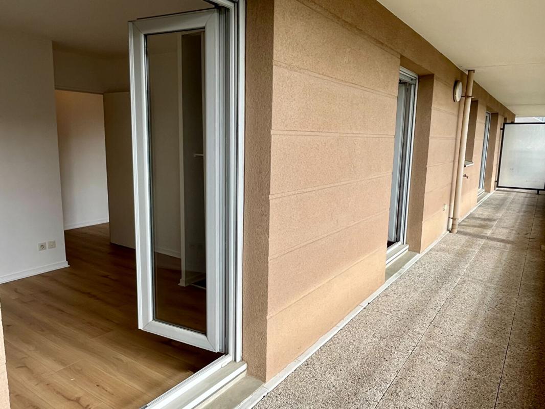 CARRIERES-SOUS-POISSY Appartement Carrieres Sous Poissy 3 pièce(s) 58 m2 12