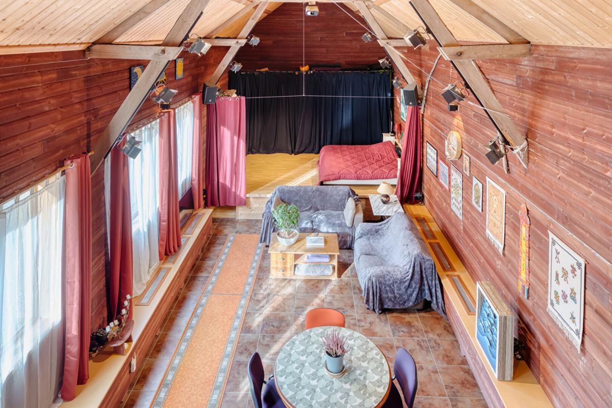 ETRETAT Propriété 1,40 ha (prairie 1,20ha) 2 bâtisses, 3 logements pour 293m2 habitables 17